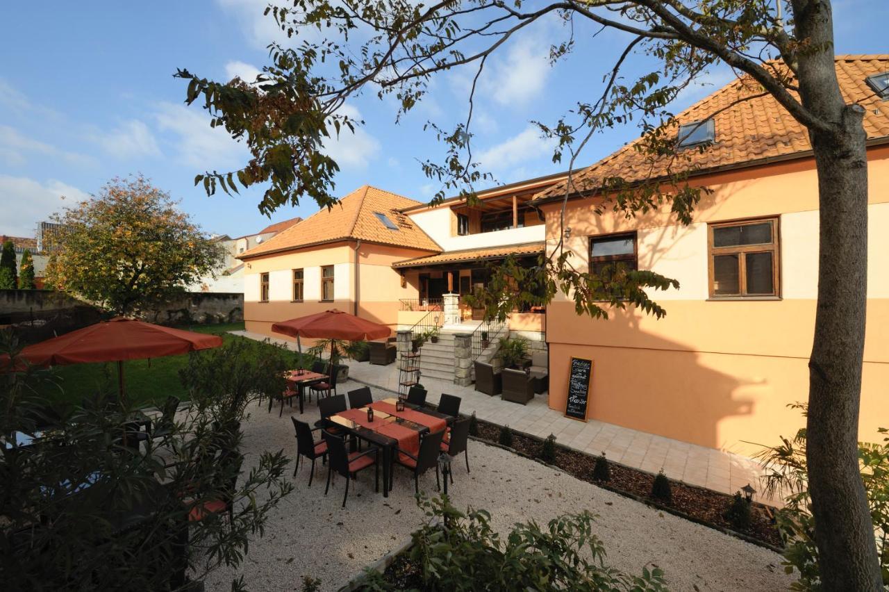Hotel Gut Zentgraf Mörbisch am See Exterior foto