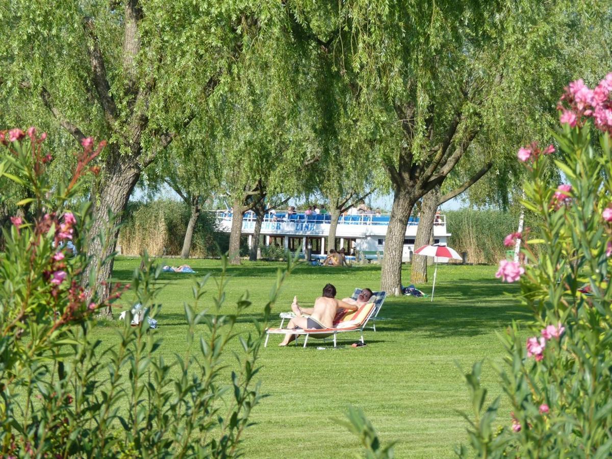 Hotel Gut Zentgraf Mörbisch am See Exterior foto